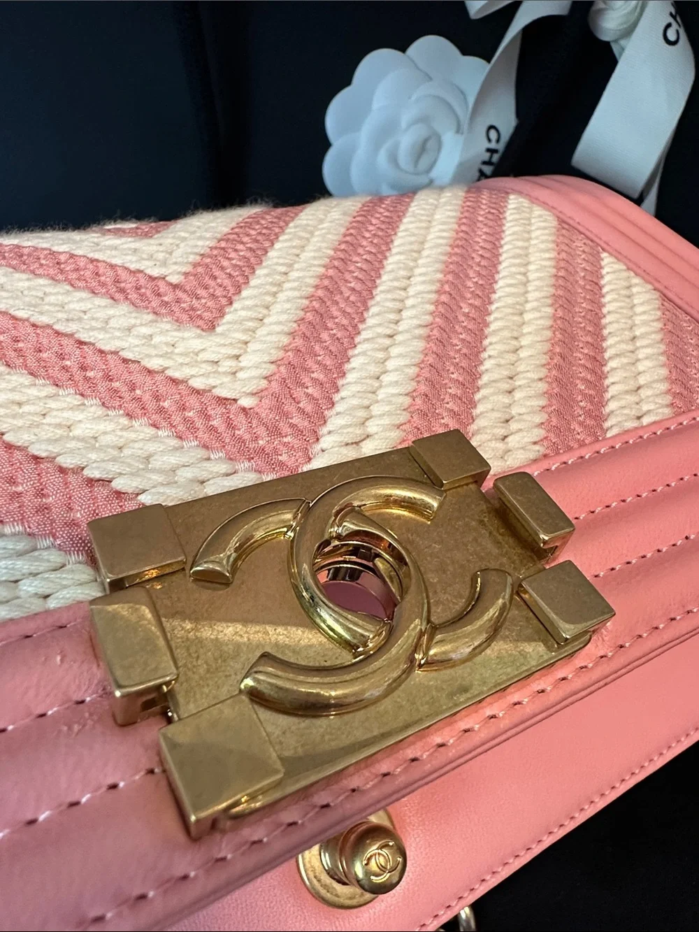 CHANEL Boy Bag 💕 Stunning pink & ivory chevron tweed with gold-tone hardware. A+